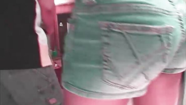साहसी माणूस देणगीच्या बदल्यात तरुण आशियाई मुलीला चोदतो