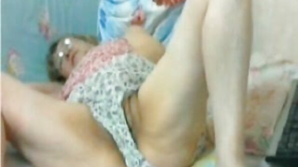 एका अवजड मुलीला तिची ओले पुच्ची हॉस्पिटलमध्ये घुसवते