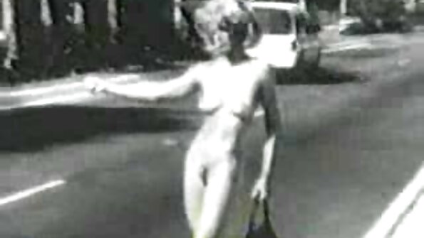 नवीन BF च्या कोंबडावर पहिल्या भेटीच्या वेळी स्लटी गोरा