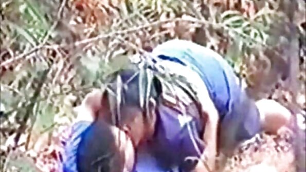टक्कल करणारा माणूस त्याचा मोठा लंड एका इच्छुक आणि सुंदर राजकुमारीत ढकलतो